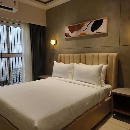 Olive Hotel Le Opera By Embassy Group Бангалор Екстериор снимка