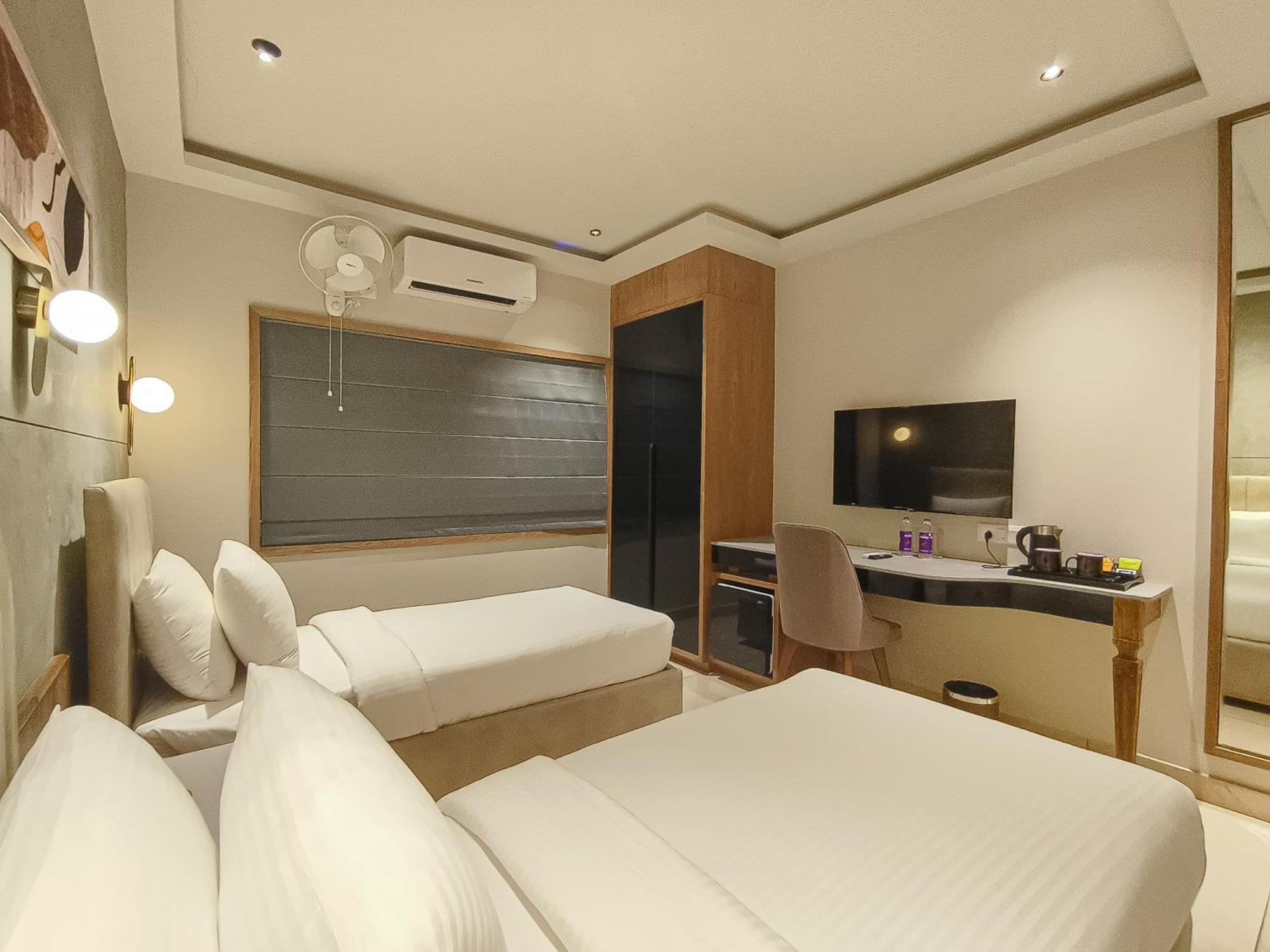 Olive Hotel Le Opera By Embassy Group Бангалор Екстериор снимка