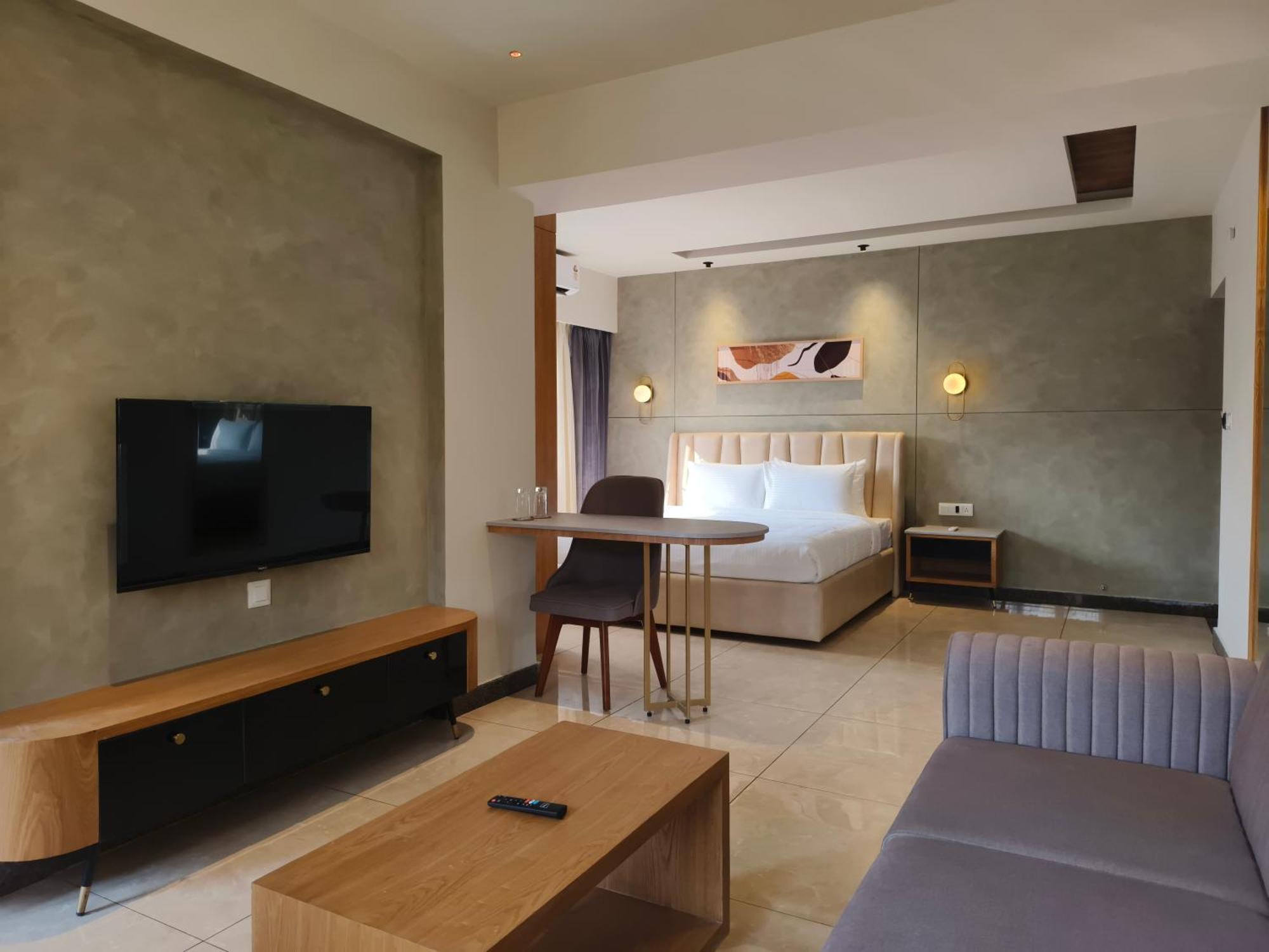 Olive Hotel Le Opera By Embassy Group Бангалор Екстериор снимка