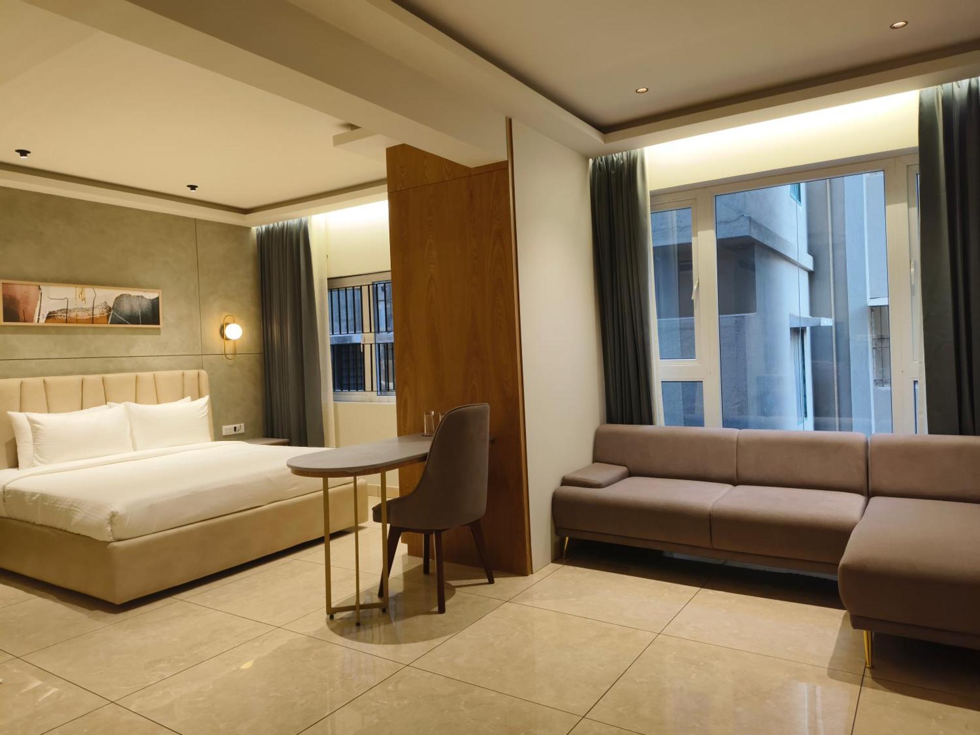 Olive Hotel Le Opera By Embassy Group Бангалор Екстериор снимка