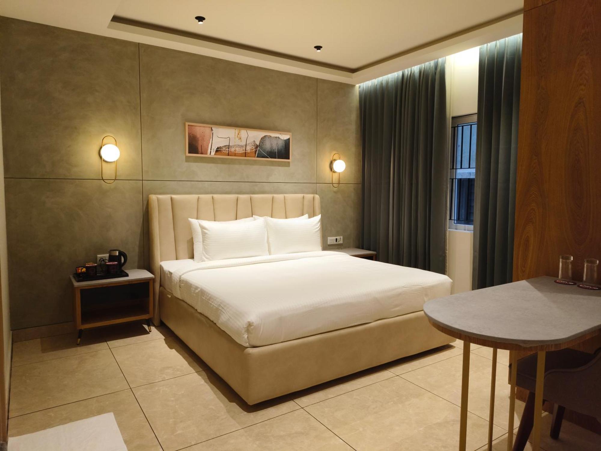 Olive Hotel Le Opera By Embassy Group Бангалор Екстериор снимка