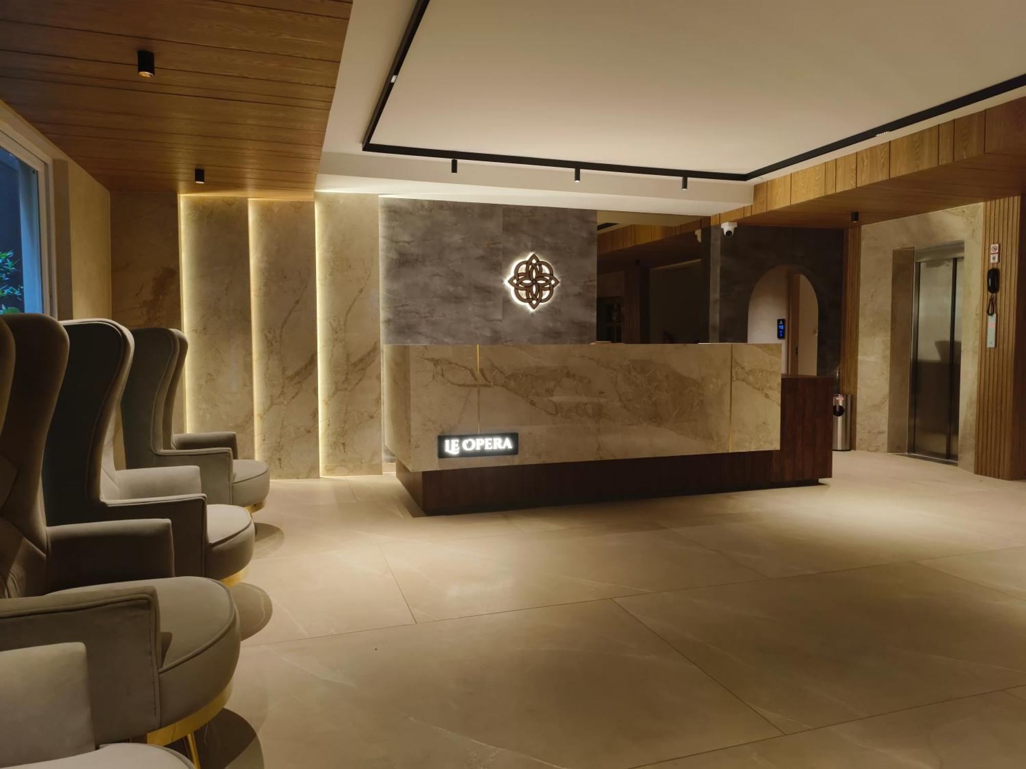 Olive Hotel Le Opera By Embassy Group Бангалор Екстериор снимка