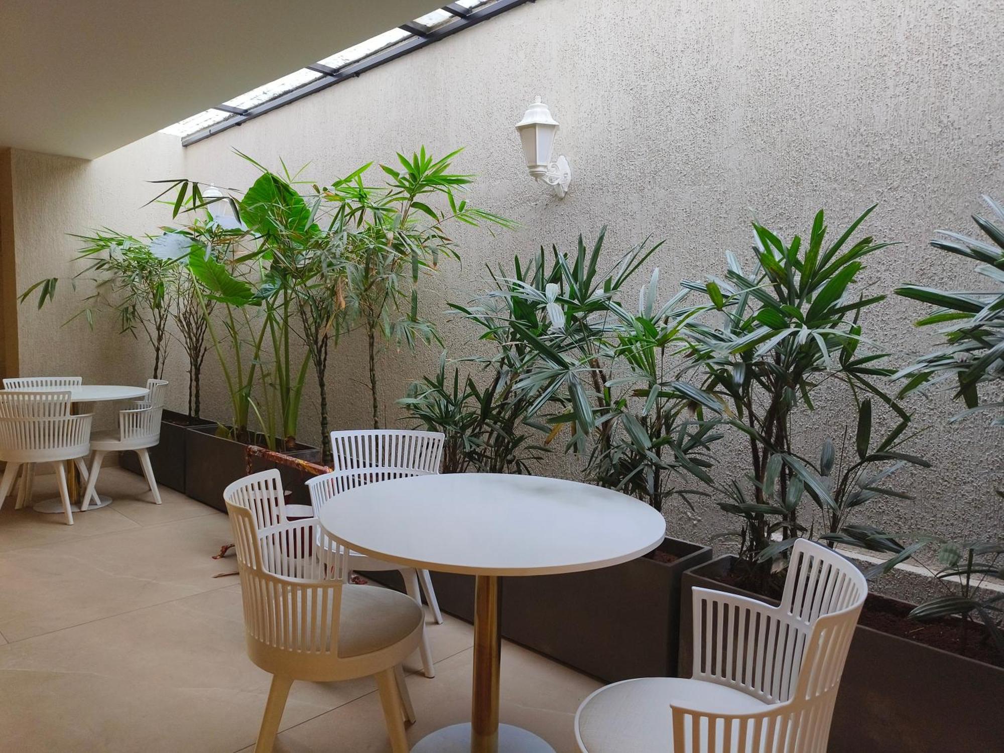 Olive Hotel Le Opera By Embassy Group Бангалор Екстериор снимка